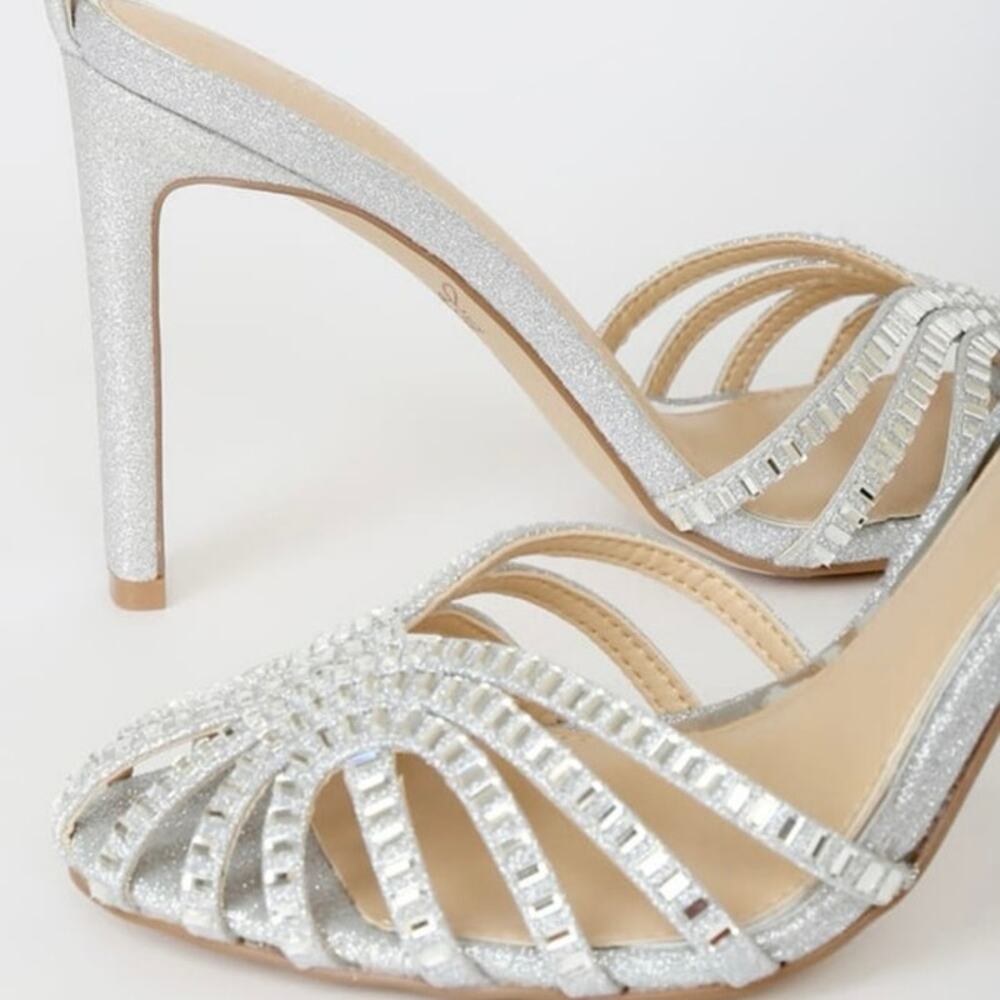 Polly Silver Glitter Rhinestone Ankle Strap PumpsJewel by Badgley Mischka sz7.5